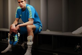 巴塞罗那计划引进英超中场，以增强阵容深度