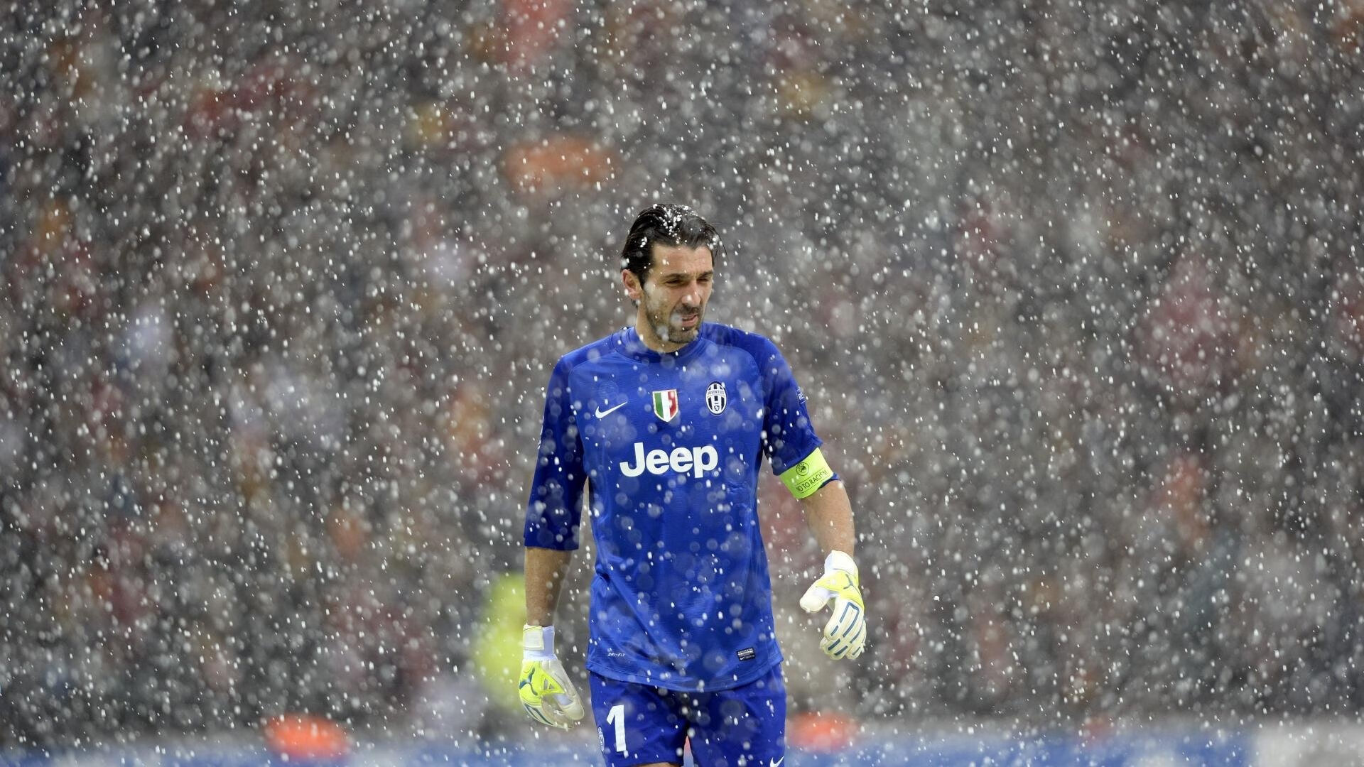 乐鱼官方-英超球队视频分析系统提升中场组织与防守协作效率，英超球队战术